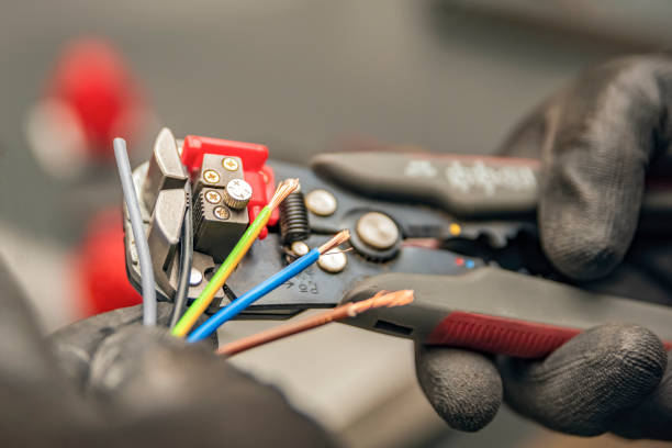 Best Local Electrician Companies  in New Middletown, OH
