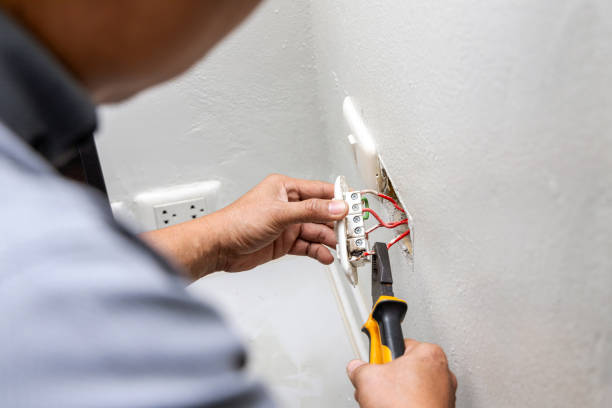 Best Emergency Electrical Repair  in New Middletown, OH